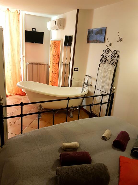 B&B Via Dei Mille 나폴리 객실 사진